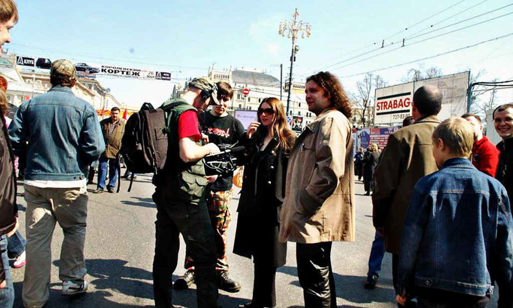 Алина Витухновская на митинге в 2008 году